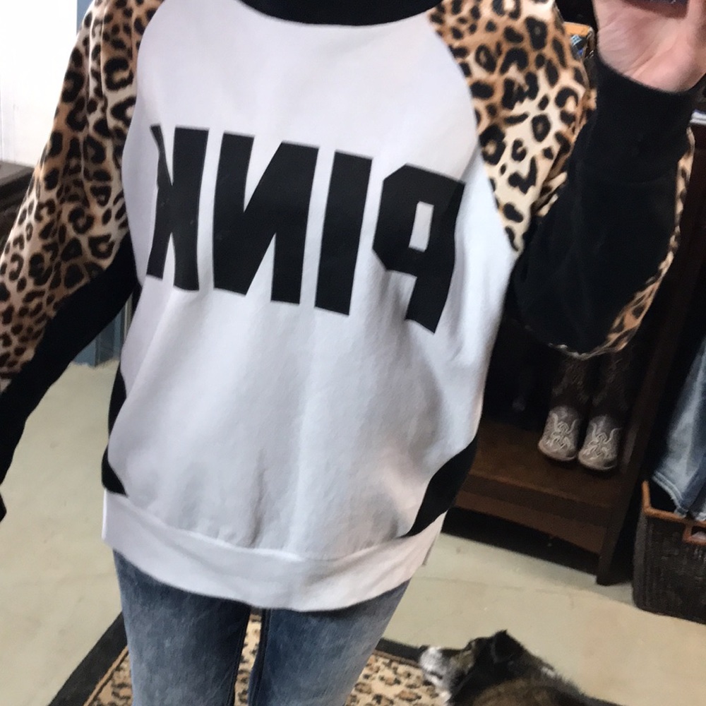 Pink Victoria’s Secret leopard long sleeve xsmall - Picture 5 of 17